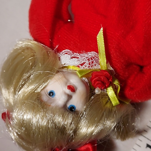 Vintage 1988 Porcelain Christmas Doll with Lace Trim Dress Blond Hair - Picture 5 of 7